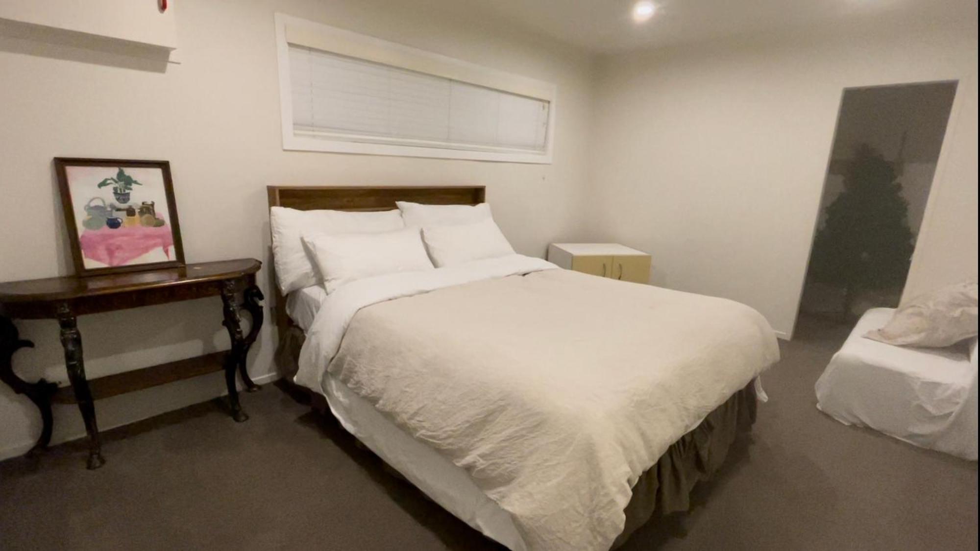 Pool Side Flat Mairangi Bay *