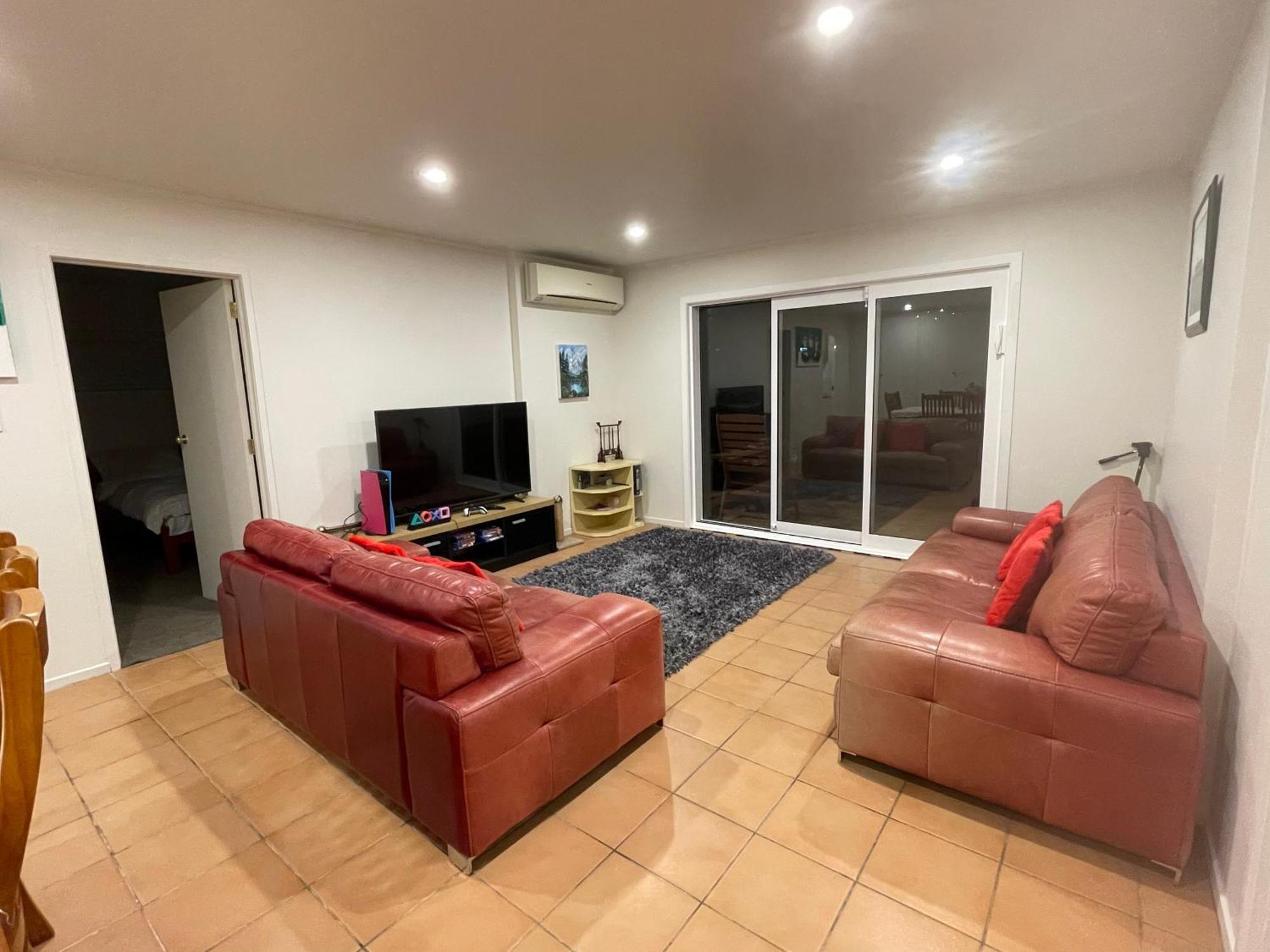 Apartment Pool Side Flat Mairangi Bay