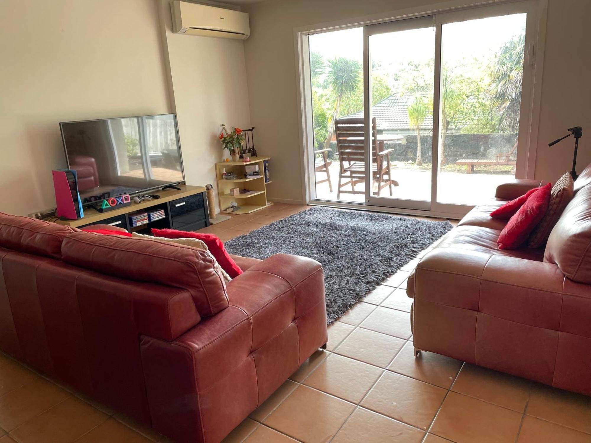 Pool Side Flat Mairangi Bay * Auckland